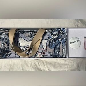Dior Around the World Limited Edition
Gift Set/Tote